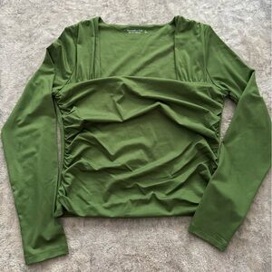 Abercrombie & Fitch Green Long Sleeve Tee